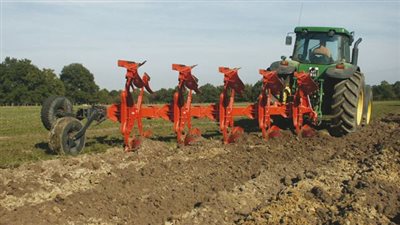 نقيب الفلاحين: حرث الفدان يكلف الفلاح 1000 جنيه بزيادة 50% عن العام الماضي