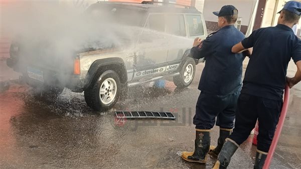 حريق سيارة بالخارجة