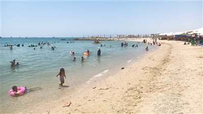 توافد نصف مليون زائر على الشواطئ والفنادق والقرى السياحية في السويس 