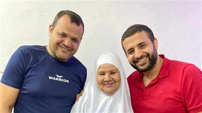 تأشيرة الحاجة أفندية تكشف مفاجأة: نجلاها رتبا لسفرها لأداء العمرة وليس للحج| مستندات