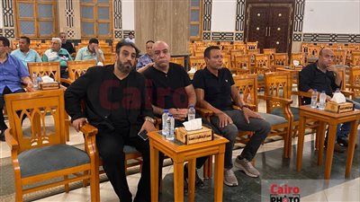 حسام حسني وحلمي عبد الباقي أول الحضور بعزاء الموزع الموسيقي عمرو عبد العزيز