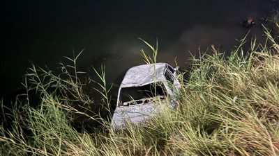 فسحة العيد انقلبت مأتم.. جثة و7 مصابين من أسرة واحدة حصيلة انقلاب سيارة في ترعة بقنا| أسماء