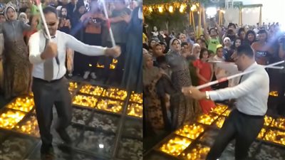 فرحان بأخيه.. كفيف يرقص بالعصا البيضاء رقصة التحطيب في صعيد مصر| فيديو 