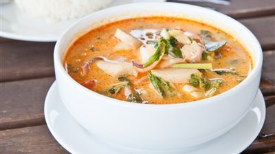 طريقة عمل شوربة السي فود بالكريمة على للشيف حسن.. السر في مراحل الطهي