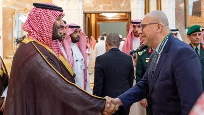 عمرو الليثي يلتقي الأمير محمد بن سلمان على هامش تكريم وفود الحج