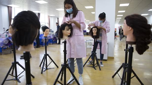 صناعة الشعر المستعار