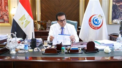 وزير الصحة يستعرض الاستراتيجية الوطنية للسكان والتنمية ويثمن جهود الجهات المشاركة في تنفيذها