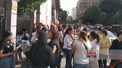 حتى النفس الأخير.. طلاب الثانوية العامة يراجعون الفيزياء والتاريخ وسط دعوات أولياء الأمور