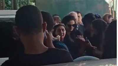 انهيار أسرة والدة زوج الإعلامية دعاء فاروق لحظة تشييع جثمانها لمثواه الأخير