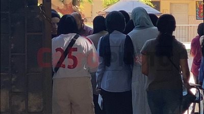 طالبة بالثانوية العامة ترتدي تيشيرت زيزو خلال أداء امتحان اللغة العربية | فيديو