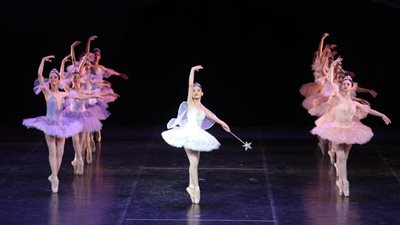 وزيرة الثقافة تشهد الحفل السنوي لمعهد الباليه على المسرح الكبير بدار الأوبرا 