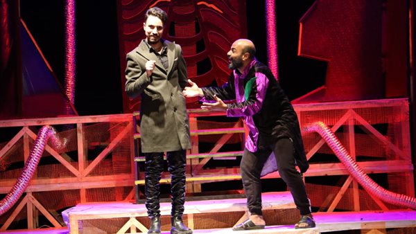 العرض المسرحي 