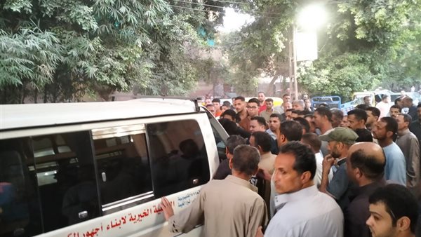 تشييع جثمان عامل