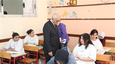  بدء امتحان اللغة الإنجليزية لـ طلاب الثانوية العامة 2024