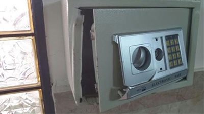 سرقة 150 ألف دولار ومشغولات ذهبية من خزنة زوجة مواطن خليجي بأكتوبر