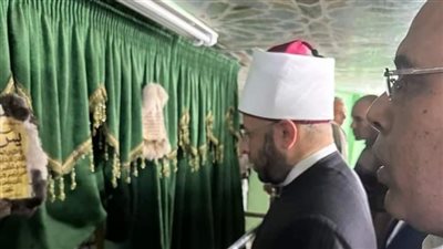 أسامة الأزهري يرد على أحد المتابعين بعد قراءته الفاتحة عند ضريح الشيخ الشعراوي  