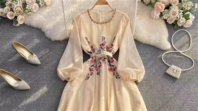 صور أجمل فساتين صيف 2024 للمحجبات.. موديلات فضفاضة والمنقوش يكسب