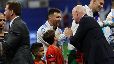 على رأسهم إنفانتينو.. التهاني تنهال على ميسي في عيد ميلاده