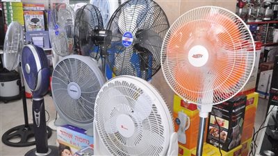 الغرف التجارية: ارتفاع كبير في شراء المصريين للمراوح والتكييفات بسبب الحر
