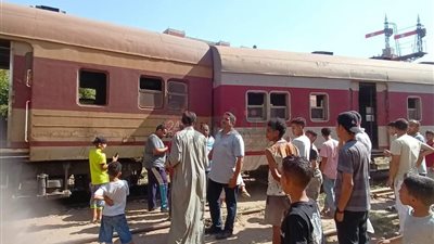 خروج العربة الأخيرة من قطار منوف - بنها عن القضبان في الباجور