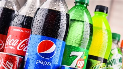 شبح توقف الإنتاج يهدد شركات المشروبات الغازية بعد تعطل مصانع الأسمدة | بث مباشر