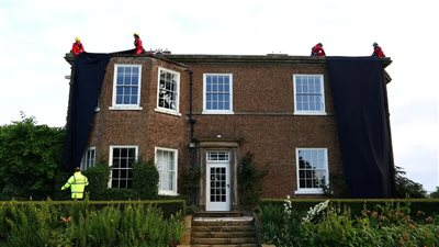 القبض على 4 أفراد حاولوا اقتحام منزل رئيس وزراء بريطانيا