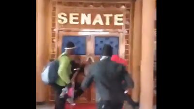 بعد اقتحام وإحراق البرلمان.. رئيس كينيا يتوعد بالتصدي للمتظاهرين والجيش ينتشر