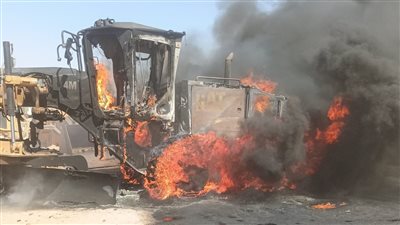 حريق بموقع لشركة النيل لرصف الطرق بالوادي الجديد|صور