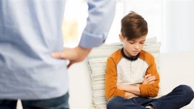 هل الأب العاق لأبنائه له عقاب شديد في الآخرة؟.. أزهري يوضح