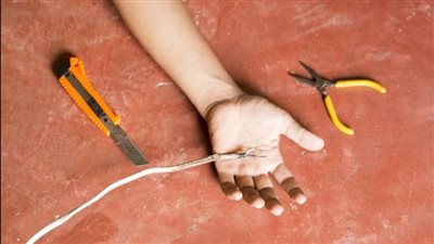 مصرع شاب صعقًا بالكهرباء داخل منزله في دار السلام بسوهاج