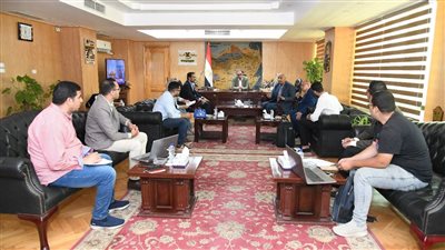 محافظ الفيوم يتابع مع رئيس جهاز تعمير القاهرة الكبرى موقف مشروعات حياة كريمة