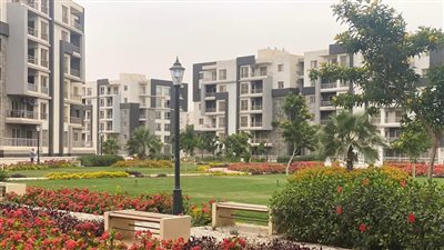 خوفًا من انقطاع الكهرباء.. شجار بين سكان أحد تجمعات القاهرة الجديدة بسبب الأسانسير