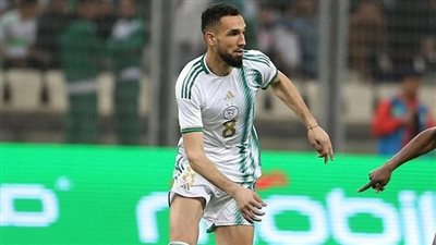 بعد إصابته بأزمة قلبية.. مسيرة الجزائري نبيل بن طالب في ملاعب كرة القدم مهددة بالانتهاء 