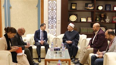 المفتي: الإسلام ترك مساحة كبيرة لاحترام عادات الناس وتقاليدهم ما دامت لا تتعارض مع أصول الإسلام