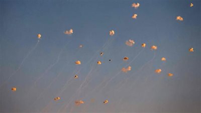 حزب الله يقصف شمال إسرائيل بـ 40 صاروخا.. والنيران تشتعل في عدة مناطق