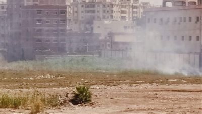 بجوار شركة الكهرباء.. إخماد حريق في مخلفات قمامة وبوص بالمحلة