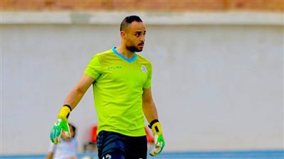 بدأ حياته لاعب وسط وميدو طلب ضمه للزمالك.. من هو حارس مرمى حرس الحدود أحمد عمر؟