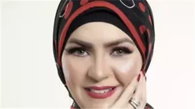 منال عبد اللطيف: بفكر أقلع الحجاب.. وكل الفنانين قالولي ليه حد يغطي الشعر الحلو ده