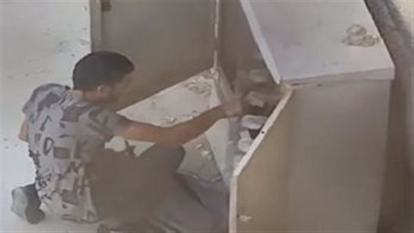 لحظة سرقة كابينة