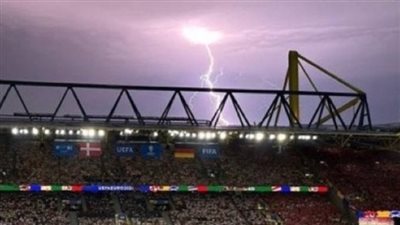 بسبب البرق والرعد.. إيقاف مباراة ألمانيا والدنمارك في ثمن نهائي يورو 2024 | صور