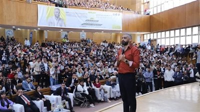 صلاح أبو المجد يوجه نصائح للشباب: أقدر أطبطب عليكم لكن في الآخر هصدمكم ومفيش قدامكم غير إما تحاربوا أو تهربوا