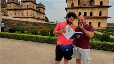 بطولة منة شلبي.. محمد سلامة يواصل معاينة أماكن تصوير فيلم كونداليني بـ الهند| صور