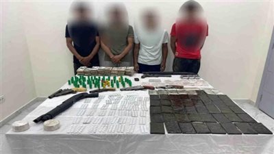 ضبط 4 عاطلين بحوزتهم 490 قرصا مخدرا وأكثر من 5 كيلو حشيش بالبحيرة