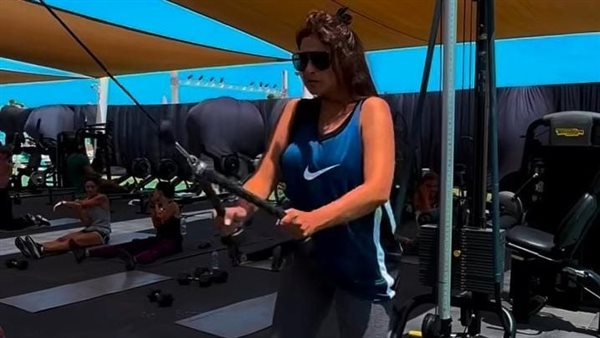 ياسمين عبد العزيز