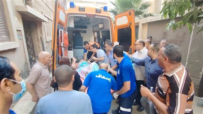 محافظ أسيوط يتفقد موقع المنزل المنهار بحى شرق ويتابع جهود البحث عن مفقودين 