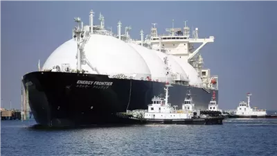 وصول أول شحنة من الغاز الطبيعي المسال إلى مصر لوقف انقطاع الكهرباء