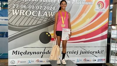 هزمت لاعبة إسرائيل في الطريق.. مريم العزيري تتوج ببطولة أوروبا المفتوحة للإسكواش تحت 13 سنة