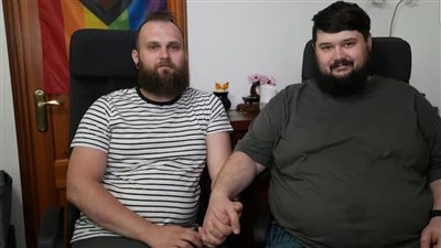 لاتفيا تسجل أول حالة زواج لشابين مثليين بعد دخول القانون حيز التنفيذ