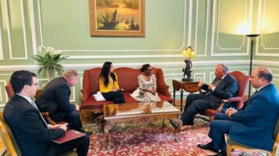 وزير الخارجية يستقبل رئيسة مجموعة الأزمات الدولية