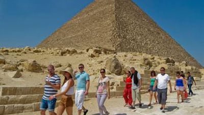 6.6 مليار دولار إيرادات.. السياحة: 7 ملايين سائح وفدوا إلى مصر منذ يناير 2024 